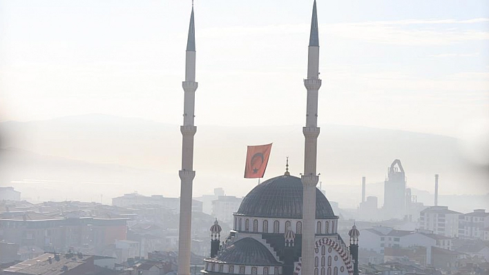 Elazığ'da sisli sabah