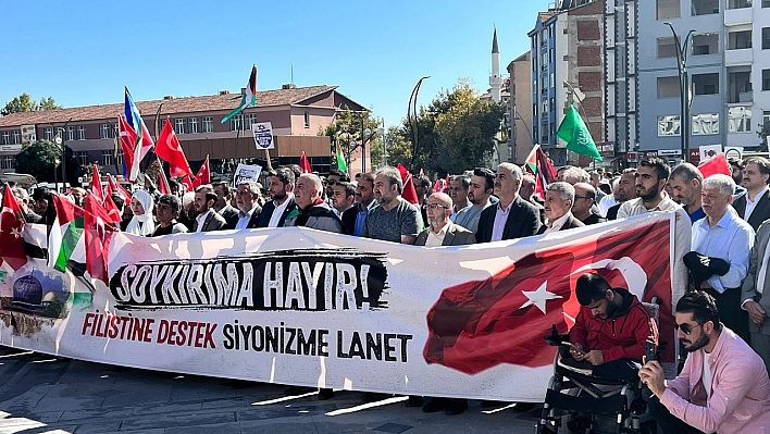 Elazığ'da Soykırıma Hayır Filistin'e Destek Mitingi Düzenlendi 