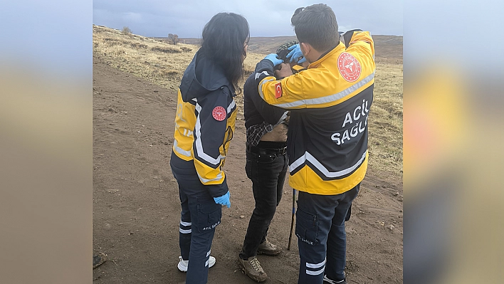 Elazığ'da sürü sahibine  yıldırım çarptı, o anlar görüntülendi