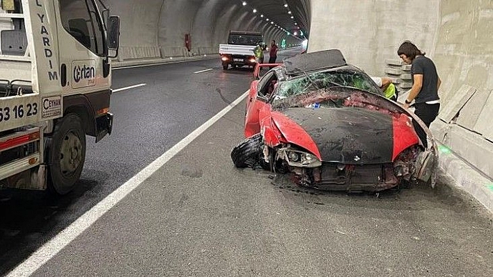 Elazığ'da takla atan otomobil hurdaya döndü: 1 yaralı