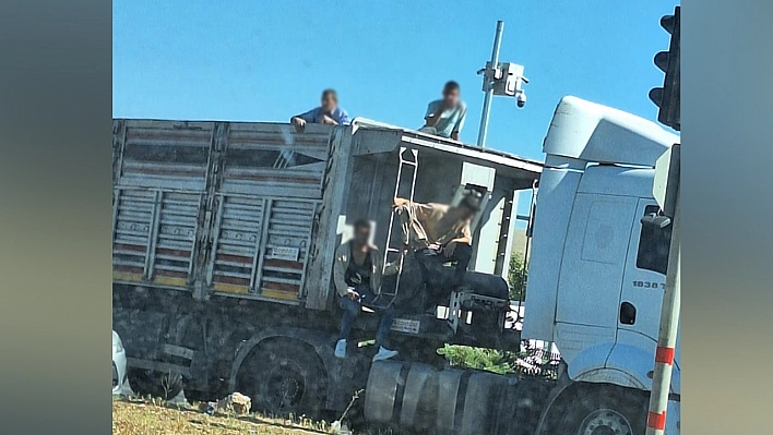 Elazığ'da tehlikeli yolculuk