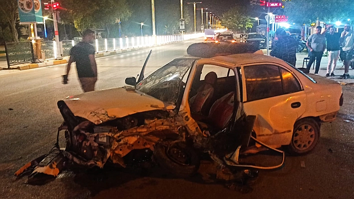 Elazığ'da Trafik Kazası, 1'i Ağır 2 Yaralı