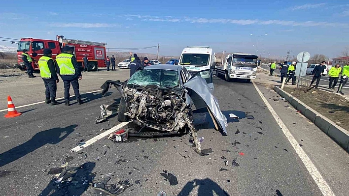 Elazığ'da trafik kazası: 1 ölü, 4 yaralı