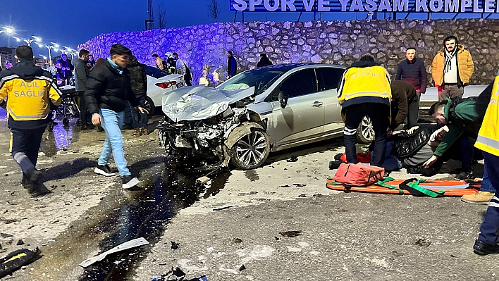 Elazığ'da trafik kazası: 2'si ağır 3 yaralı