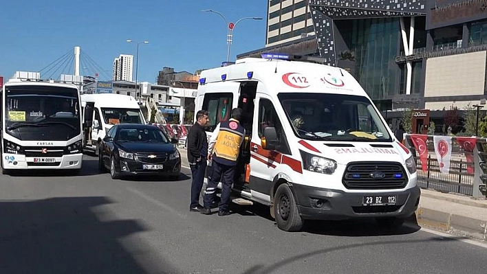 Elazığ'da Trafik Kazası: 2 Yaralı