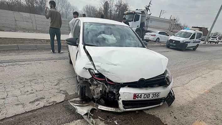 Elazığ'da trafik kazası: 2 yaralı