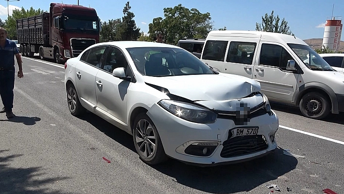 Elazığ'da trafik kazası, 3 yaralı