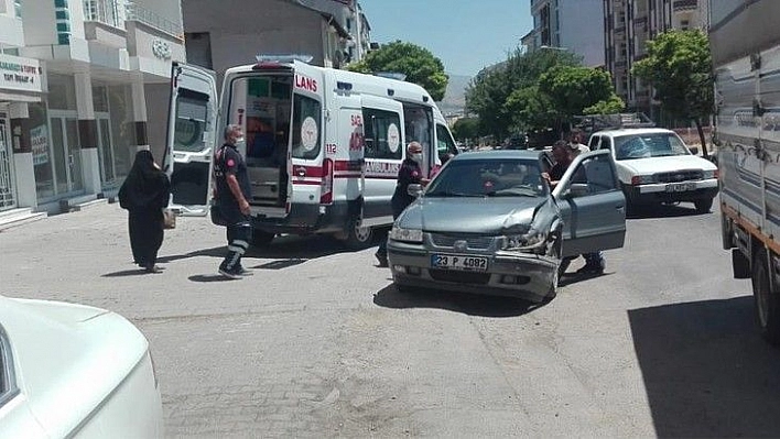 Elazığ'da trafik kazası: 4 yaralı