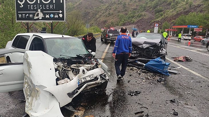 Elazığ'da Trafik Kazası: 4 Yaralı