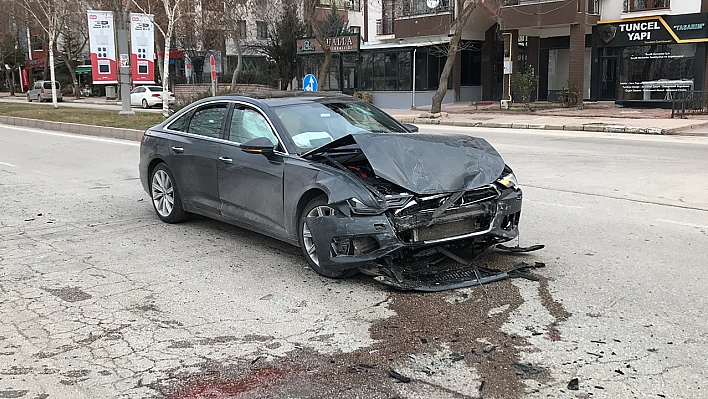 Elazığ'da Trafik Kazası: 5 Yaralı