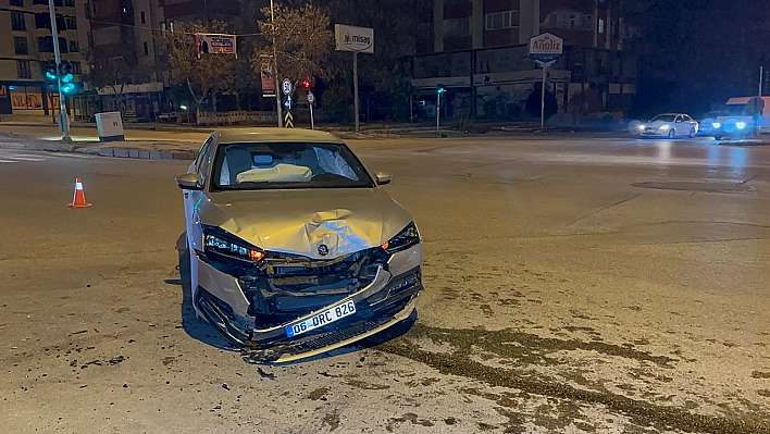 Elazığ'da Trafik Kazası: 6 Yaralı