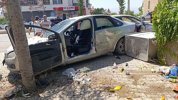 Elazığ'da trafik kazası: Sürücü kaçtı 1 kişi yaralandı
