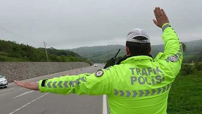 Elazığ'da trafikte makas atan sürücüler yandı, trafikten men edilecek