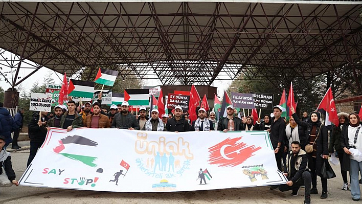 Elazığ'da Üniversite Öğrencileri Filistin İçin Yürüdü