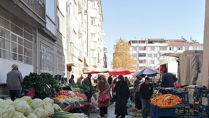  Elazığ'da Vatandaşlar Pazar İçin Bugünü Bekliyor