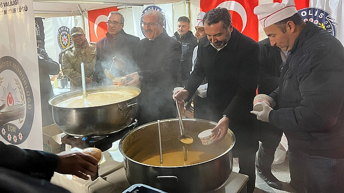 Elazığ'da Vatandaşlara Çorba İkramı