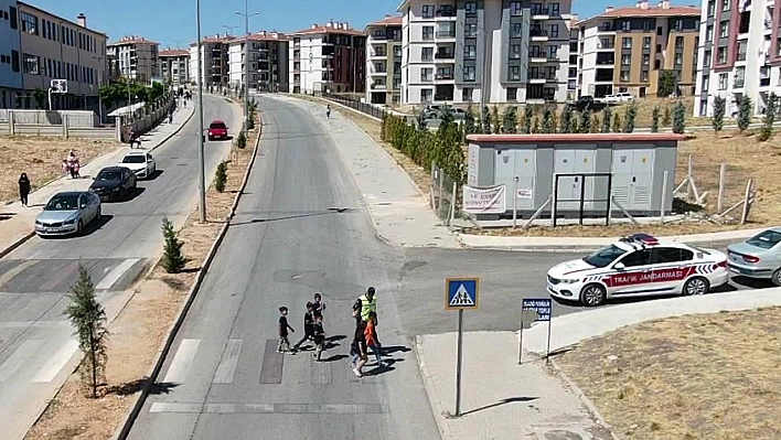 Elazığ'da Vatandaşlara  Trafik Eğitimi Verildi