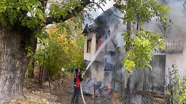 Elazığ'da yangın: 1 yaralı