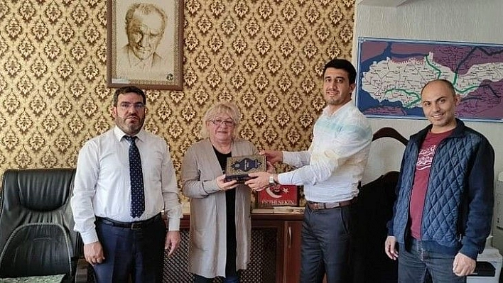 Elazığ'da Yaşayan Polonyalı Kadın Müslüman Oldu, Bakın Hangi İsmi Aldı