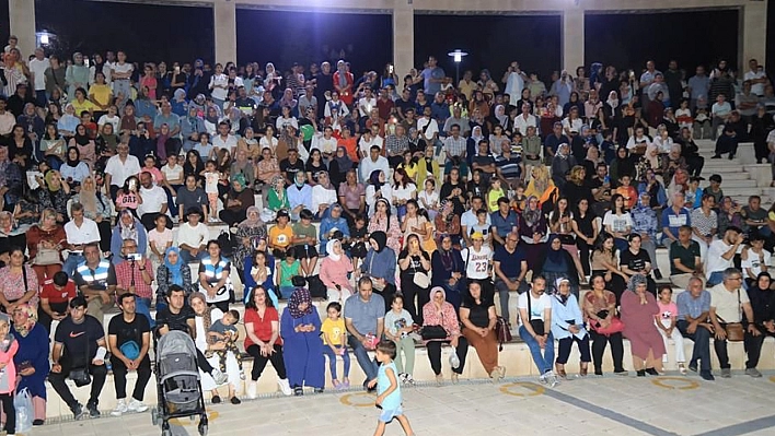 Elazığ'da Yaz Şenlikleri Tüm Coşkusuyla Sürüyor