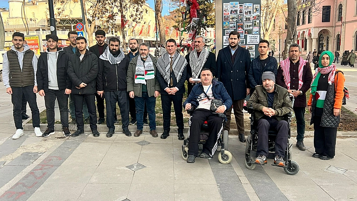 Elazığ'da yılbaşı kutlamaları protesto edildi