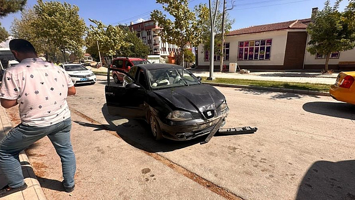 Elazığ'da Yolcu Minibüsü Kazaya Karıştı!