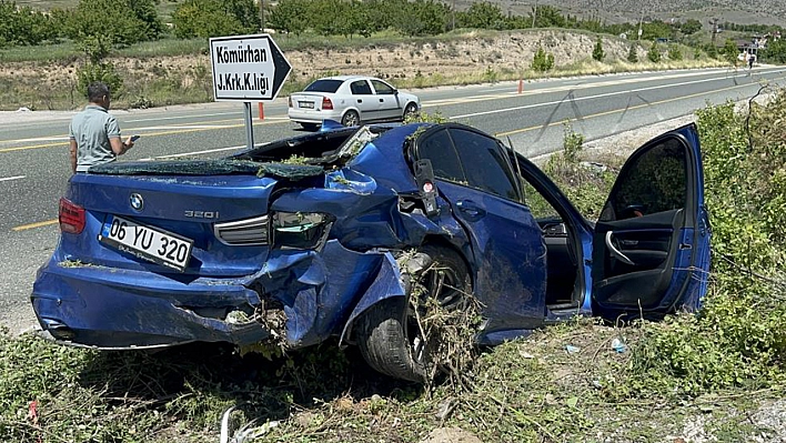 Elazığ'da Yoldan Çıkan Araç Kullanılamaz Hale Geldi!