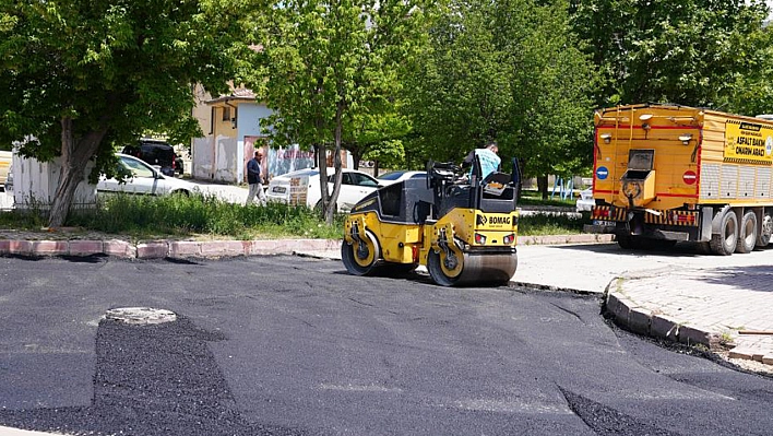 Elazığ'da Yollar Onarılıyor