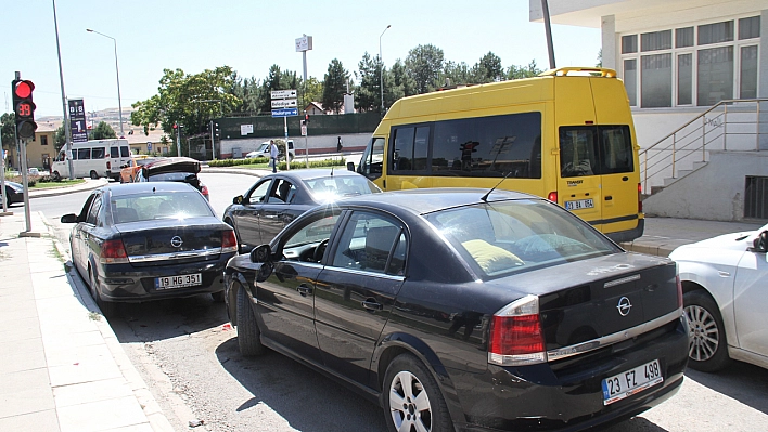 Elazığ'da Zincirleme Trafik Kazası