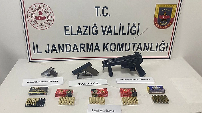 Elazığ'daki bir iş yerinde 3 ruhsatsız silah ele geçirildi