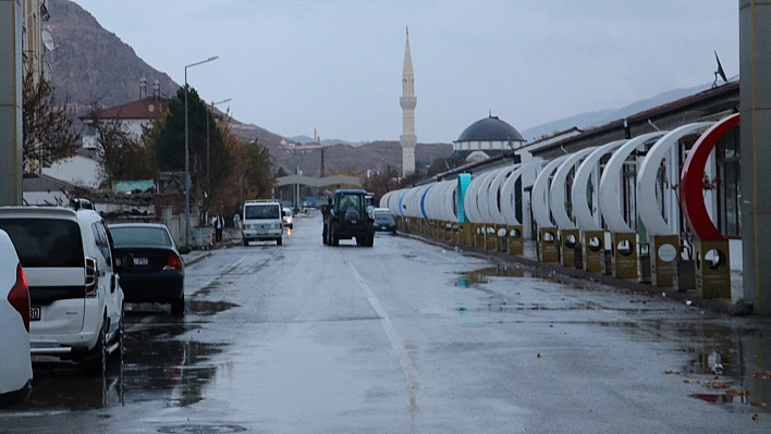 Elazığ'daki bu sokağın esnafı sadece kadınlar