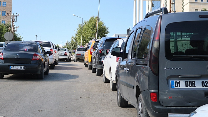 Elazığ'daki Vatandaşların Son Gün Telaşı