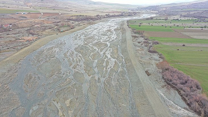 Elazığ Dere Islah Çalışmaları Sürüyor