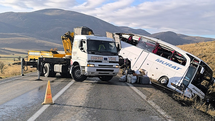 Elazığ firmasına ait otobüs kazasında ölenlerin kimlik tespiti sürüyor