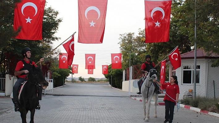 Elazığ Hipodromunda 100'üncü Yıl Kutlamaları