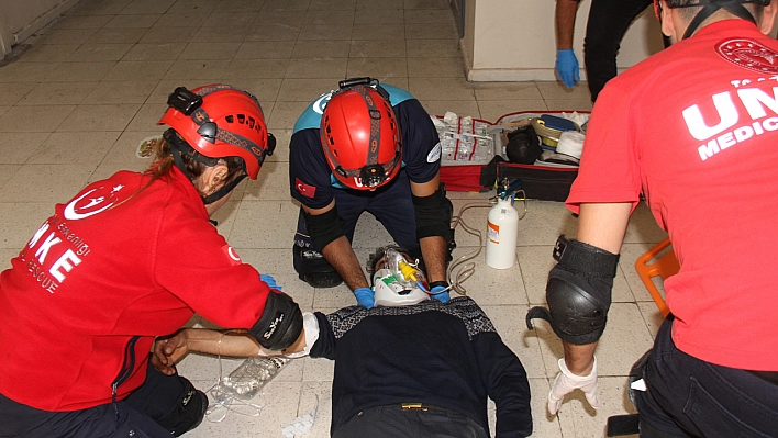 Elazığ'ı Deprem Ve Yangın Felaketlerine  Karşı Bilinçlendirme Devam Ediyor