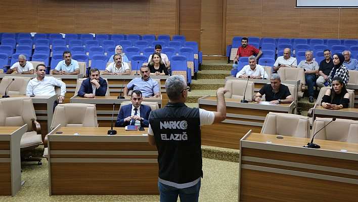 Elazığ İl Özel İdaresi'nde 'En İyi Narkotik Polisi Anne' Proje Sunumu Gerçekleştirildi