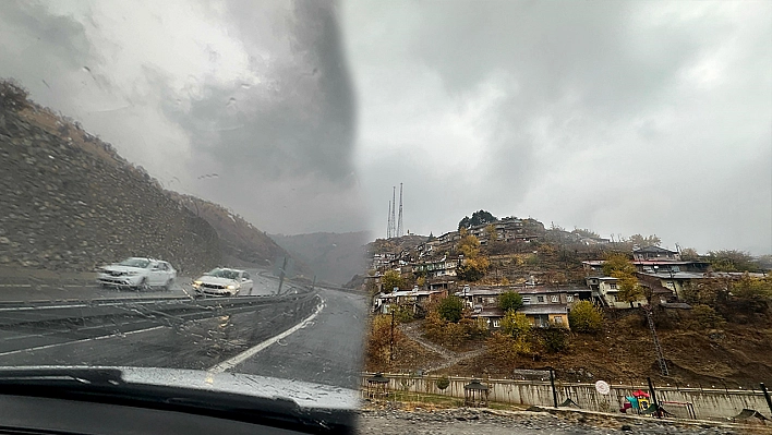 Elazığ'ın o ilçesi yağıştan göle döndü