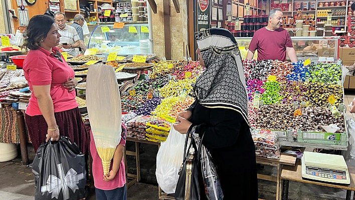 Elazığ Kapalı Çarşı'da Bayram Hareketliliği