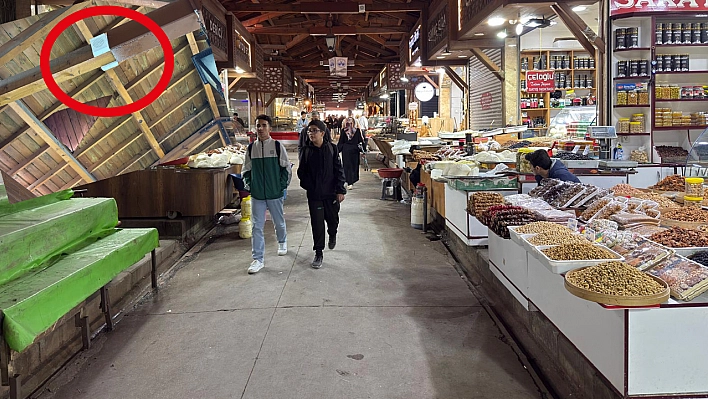 Elazığ Kapalı Çarşı'da Harput musikisi eşliğinde alışveriş keyfi
