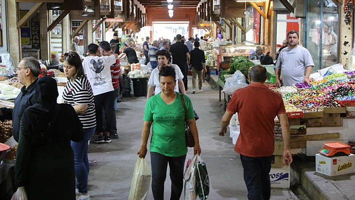 Elazığ Kapalı Çarşı'da Kurban Bayramı Yoğunluğu