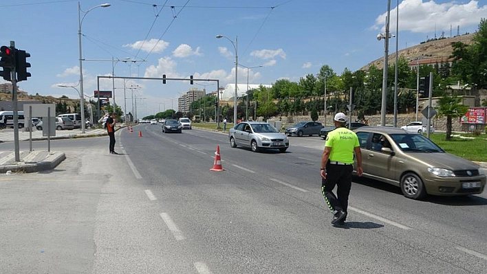 Elazığ-Malatya Yolu Çöktü!