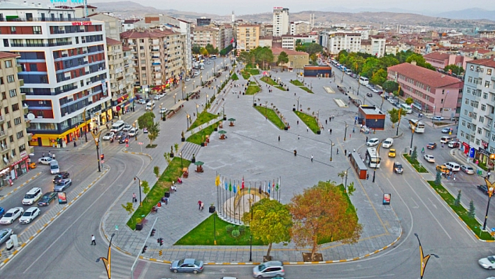 Elazığ O Tarihe Kilitlendi, Valilik Meydanında Yaza Yakışacak Dev Etkinlik Başlıyor