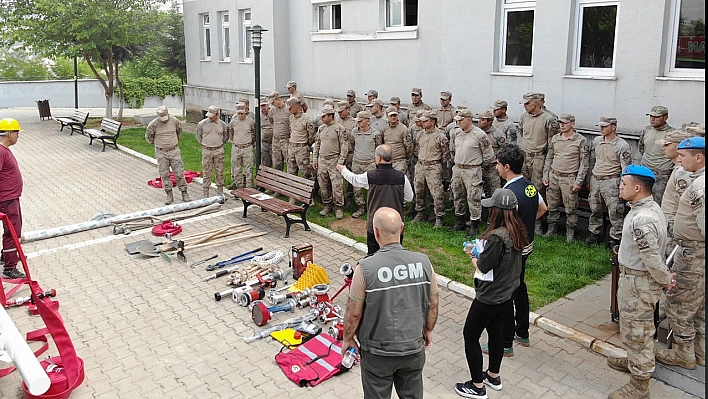 Elazığ Orman Bölge Müdürlüğü Ekiplerinden Tunceli'de Orman Yangını Eğitimi