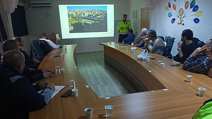 Elazığ Polis Ekipleri Tarafından Sürücülere Eğitim Verildi