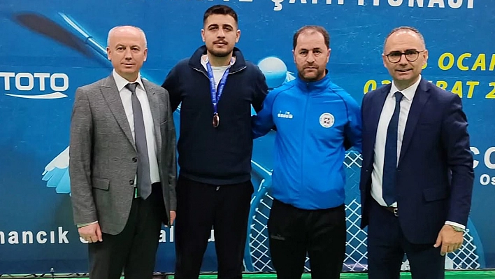 Elazığlı badmintoncudan gururlandıran başarı