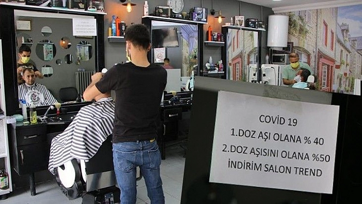 Elazığlı berberden aşı tarifesi: 1'inci doz aşı olana yüzde 40, 2'nci doz olana yüzde 50 indirim