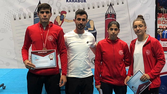 Elazığlı boksörlerden 3 bronz