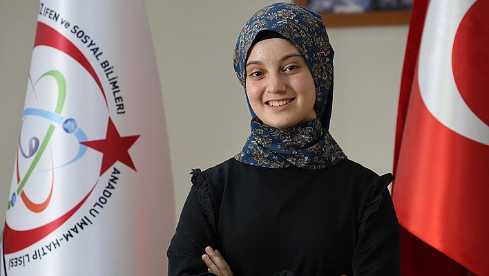 Elazığlı öğrenci, asrın felaketinde kaybettiği babasına verdiği sözü tuttu