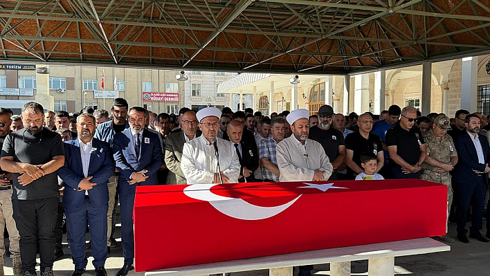 Elazığlı özel harekat polisi Bilal Çam son yolculuğuna uğurlandı